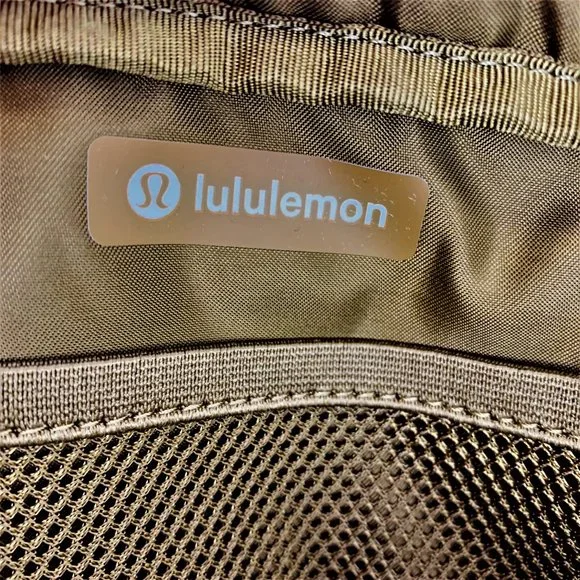Lululemon Fleece Everywhere Belt Bag - 1L - NWOT - Picture 7 of 9